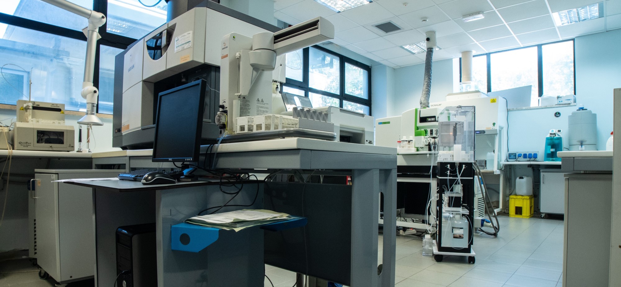 Certifications Header con immagine e testo