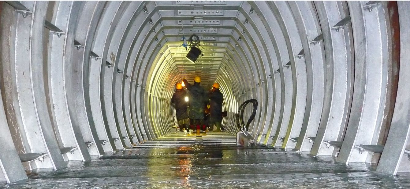 Percorsi di mobilità e sviluppo Header con immagine e testo