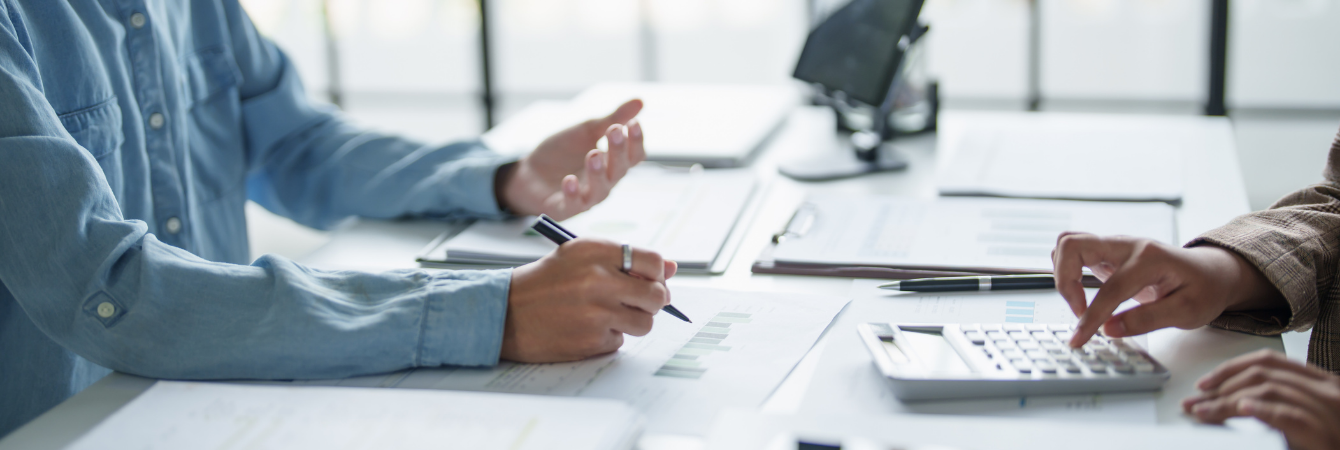 Header con immagine e testo