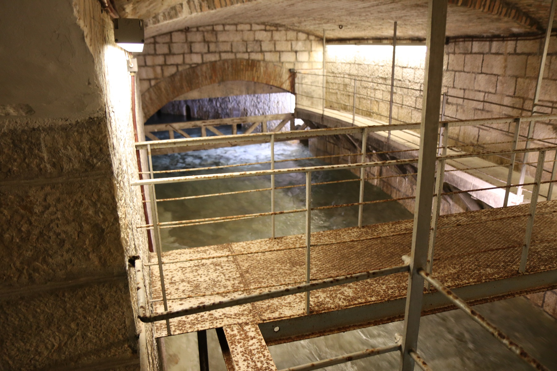 I laboratori di Acquedotto Pugliese promossi per competenza e qualita' dei controlli sull'acqua