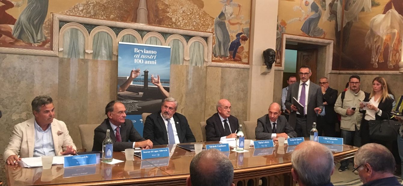 Cento anni di Acqua Pubblica