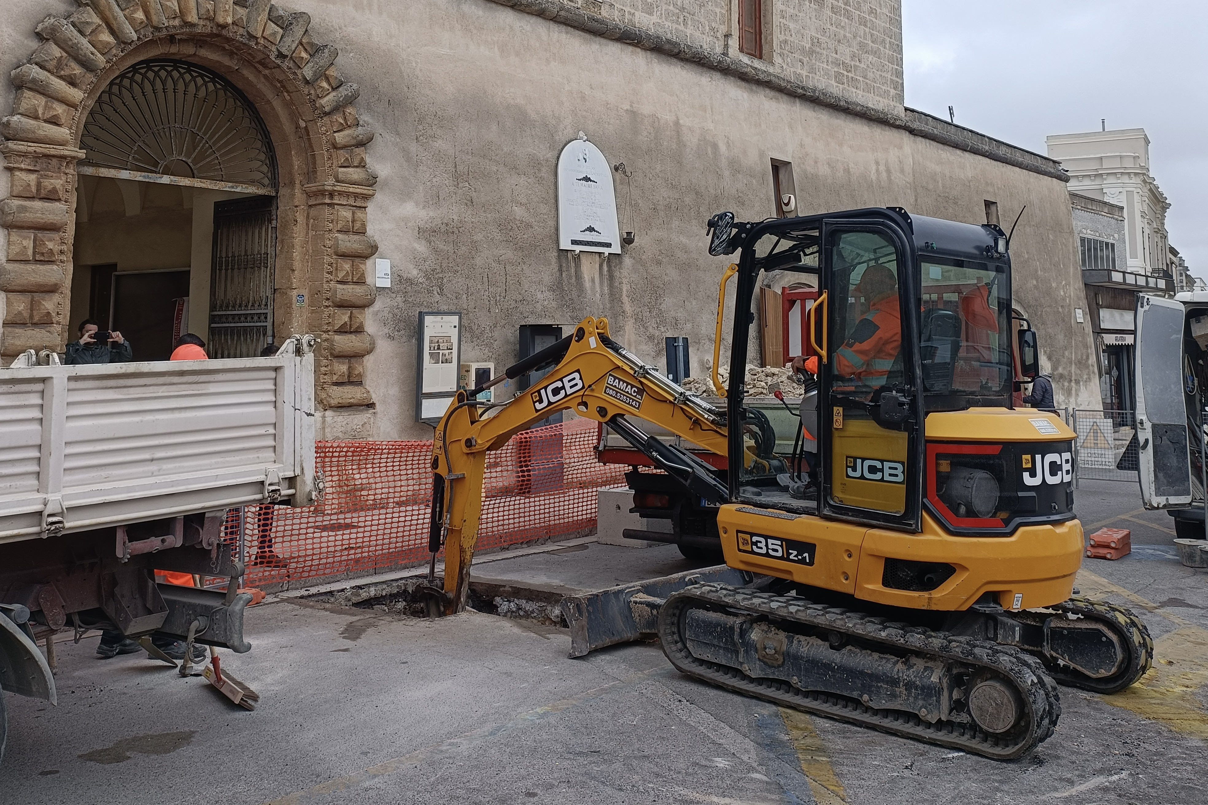 lavori rete fognaria di Sava