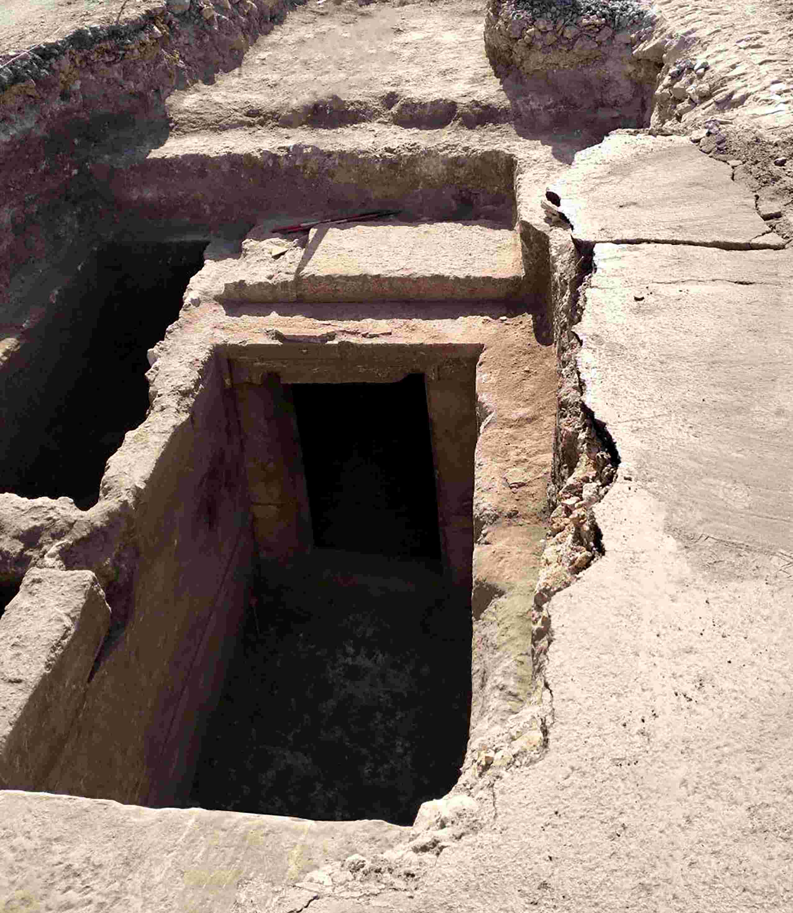 Foto della tomba a camera ritrovata a Manduria