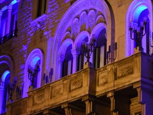 Palazzo dell'Acqua di sera