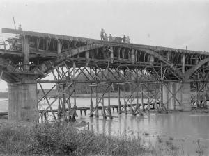 Ponti che attraversano i fiumi