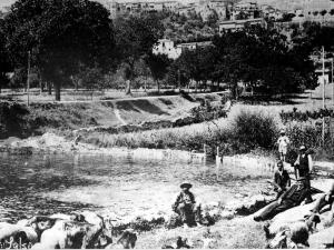 Gli abitanti di Caposele alla sorgente