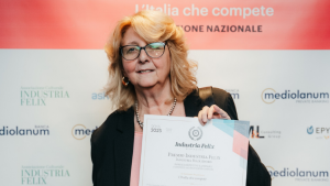 Premio Felix Dott.ssa Camilla Antola, Responsabile Area Contabilità e Bilanci di AQP durante il ritiro del Premio Felix